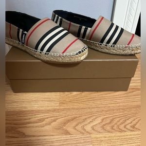 Burberry Espadrilles, size 6
